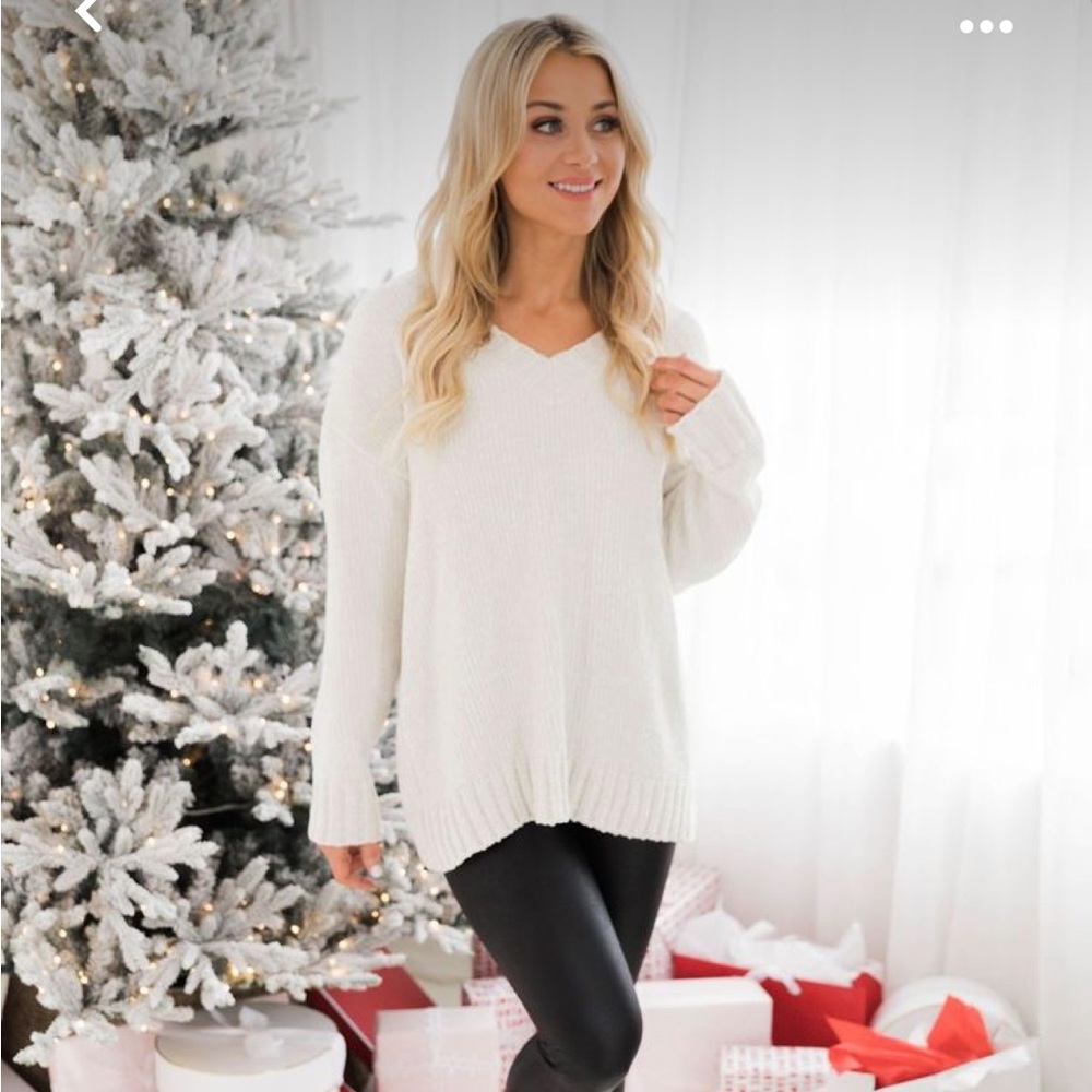 ❤️Pink Lily Without A Doubt Ivory Chenille v-neck Sweater
